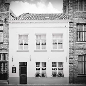 Rustic Private Cottage With 2 King Beds In Old Centre - Groeninghe
